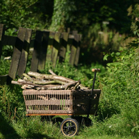 Meilleure vente panier en osier européen chariot de jardin chariot de ferme poly rotin poussette agriculture grand chariot rotin chariot à 4 roues Vietnam