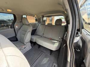 Asientos de Cuero para Sienna 2019 con Volante a la Izquierda, R15, Tracción Delantera - Product Image 5