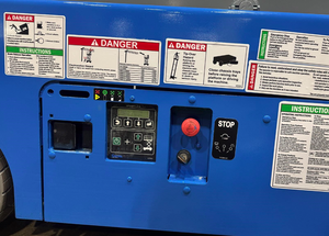 Plateforme élévatrice à ciseaux électrique Genie, capacité 227 kg, plateforme de travail aérienne compacte bleue, autopropulsée, pompe à moteur, boîte de vitesses, 8 m - Product Image 6