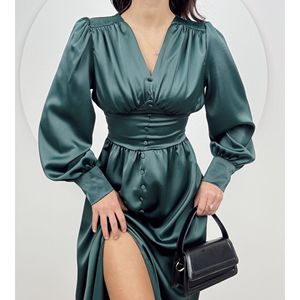 เดรสทรงเอไลน์ผ้าซาติน 1050 ตัว พร้อมดีเทลกระดุมด้านหน้าและดีเทลผ้าปักลาย - Product Image 6