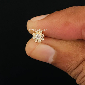 Piercing d'oreille floral en grappe d'or massif 14 carats. - Product Image 2