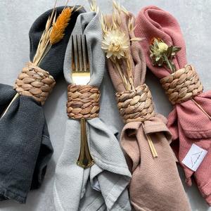 อุปกรณ์เสริมสำหรับรับประทานอาหารที่ใส่ผ้าเช็ดปากลายผักตบชวาแบบเรียบง่ายที่ใส่ผ้าเช็ดปากแบบมีน้ำหนักเบาสำหรับวางผ้าเช็ดปากบนโต๊ะ - Product Image 6