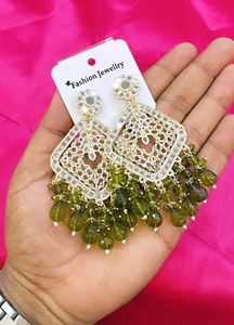 INDIAN TRADITIONAL and <b>FASHIONABLE</b> <b>EARRINGS</b> GOLD PLATED KUNDAN WITH PEARL <b>EARRINGS</b> and BOLLYWOOD <b>EARRINGS</b> for WOMENS & GIRLS - Product Image 2