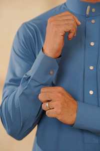 Thobe sur mesure de luxe pour hommes musulmans, blanc premium brodé, manches courtes, tenue de mariage et de fête de l'Aïd - Product Image 4