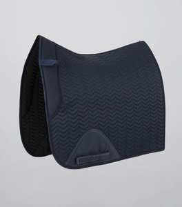 Selle anglaise matelassée respirante offrant un rembourrage doux, une construction durable, un ajustement stable, une évacuation de l'humidité et un flux d'air. - Product Image 1