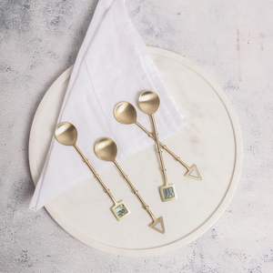 Ensemble de cuillères en laiton vintage faites à la main avec manche long plaqué or poli miroir - Décoration écologique pour la cuisine et la maison pour les fêtes - Product Image 1