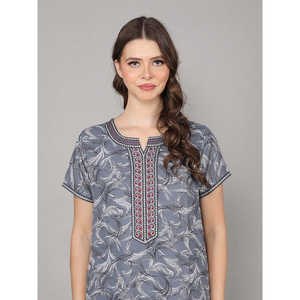 Camisón Alpine ODM con Bolsillo Lateral, Cierre con Cordón, Logotipo Personalizado, Tejido Suave, Cuello Bordado, Decoración a Máquina - Product Image 4