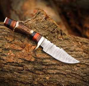 มีดล่าสัตว์เหล็กดามัสกัสขายส่ง มีดใบตายสำหรับตั้งแคมป์และทำกิจกรรมกลางแจ้ง พร้อมปลอกหนังอย่างดี มีดเหล็กสั่งทำพิเศษ - Product Image 6