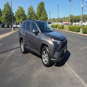 Toyota RAV4 XLE FWD SUV 2024 d'occasion, boîte automatique 8 vitesses, transmission intégrale, freins ABS - Product Image 1
