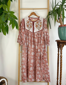 ชุดเดรสพิมพ์ลายบล็อคอินเดียสไตล์โบโฮผ้าฝ้ายแท้ชุดเดรสสวมใส่กลางวันชุดเดรสยาวใส่สบายพิมพ์ลายดิจิทัลยั่งยืน - Product Image 2