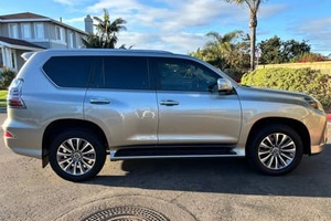 2022 L E X U S G X 4 6 0 SUV con Interior oscuro Gas/Gasolina Combustible ACC Control de crucero Asientos de tela Coche usado - Product Image 6