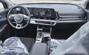 SUV 4x4 d'occasion, 2.0 L essence, transmission automatique, intérieur luxueux - Product Image 5