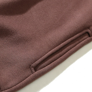 เสื้อฮู้ดดี้ผู้ชาย ผ้าฝ้าย 100% 400gsm ทรงโอเวอร์ไซส์ กันยับ สำหรับฤดูหนาว ปักโลโก้ด้านหน้า พิมพ์ลายพัฟ บริการ OEM - Product Image 4