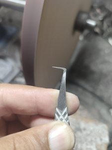 2025 pince à cils individuelle professionnelle personnalisée à 90 degrés avec pointe en fibre pointue qualité en acier inoxydable garantie - Product Image 1