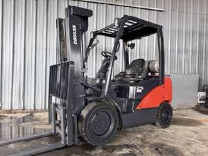 Montacargas Eléctrico Usado de Alta Calidad y Bajo Precio para Granjas y Fabricación, Elevación Todoterreno, Envío Rápido - Product Image 3