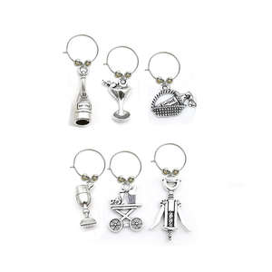 Marcadores de Bebidas Festivas y Kit de Decoración Reutilizable para Copas de Vino - Accesorios de Bar Ecológicos para Fiestas - Product Image 5