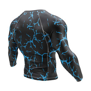 Maillot de sport personnalisé pour homme, léger, respirant, à compression, à séchage rapide, haut de sport ajusté à haute élasticité pour la salle de sport, le yoga et les sports - Product Image 5