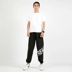 Reinard Baggy Pants Jogger Pants de haute qualité offrent confort et style. Avec une coupe moderne, ils sont parfaits pour un usage quotidien - Product Image 4