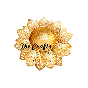 Urli en laiton martelé avec vaisselle plaquée or de la plus haute qualité pour les mariages et la décoration de Diwali - Product Image 3