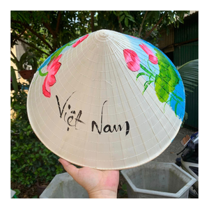 Authentique chapeau conique vietnamien feuille de palmier-Artisanat naturel, ventilé, préféré des touristes, événements de plage, spectacles culturels asiatiques - Product Image 2