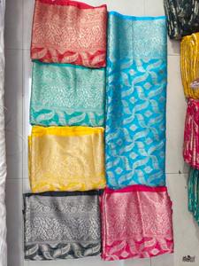 Saree en soie Banarasi tissé à la main exquis avec un travail Zari complexe Fournisseur en gros pour les occasions de mariage et de fête - Product Image 6