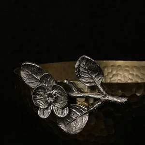 ชุดชามทุบสลัดรูปดอกไม้สีทอง2ชิ้นพร้อมที่คีบทองเหลืองชุบผิวสำเร็จผลิตในอินเดีย - Product Image 2