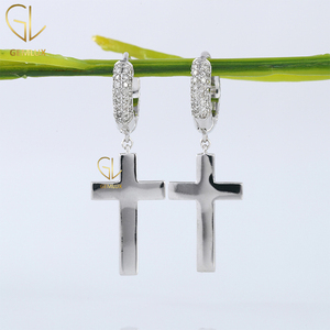 Pendientes de aro de Cruz de diamante cultivado en laboratorio de oro blanco de 14K de diseño de moda, pendientes de aro de Cruz de diamante cultivado en laboratorio de corte redondo - Product Image 4