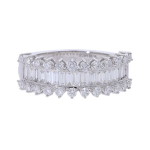 Anillo de oro blanco de 14 quilates para hombre con baguette y diamantes naturales redondos en Ajuste de canal y punta para una declaración de lujo moderna - Product Image 2