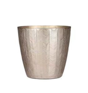 Macetas de metal modernas, duraderas, ideales para decoración del hogar y uso en el jardín disponibles a un precio razonable - Product Image 5