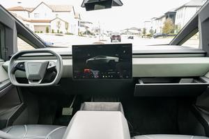 Tesla Cybertruck 2025 Usado Premium de Largo Alcance con 350 Millas de Autonomía - Product Image 5