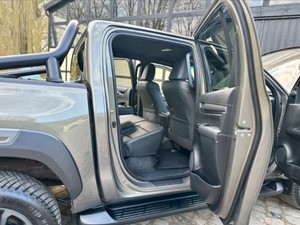 Nouvellement utilisé pour Toyota Hilux Executive Pickup Truck 6 cylindres boîte de vitesses manuelle automatique en cuir disponible conduite à gauche et à droite - Product Image 2