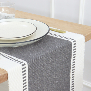 Chemin de table moderne en coton 100% tissé à rayures côtelées gris foncé de 14x72 pouces, personnalisable, avec franges pour hôtel, mariage, été - Product Image 4