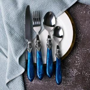 Ensemble de couverts classiques avec manche bleu et tête argentée pour les repas formels, décoration de table élégante et couverts pour les occasions spéciales - Product Image 6