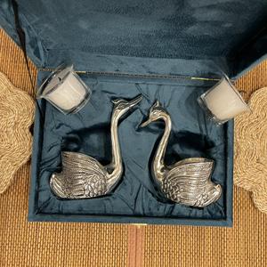 Candelabro en Forma de Cisne Plateado con Velas de Vidrio - Product Image 4