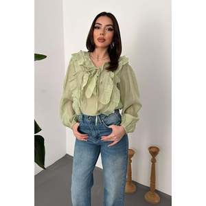 Blusa con volantes color menta - Verde menta - Product Image 1