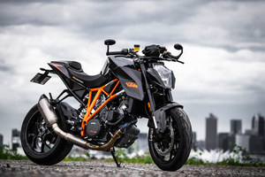 VENTA CALIENTE KTM 1290 Super Duke R - Product Image 2