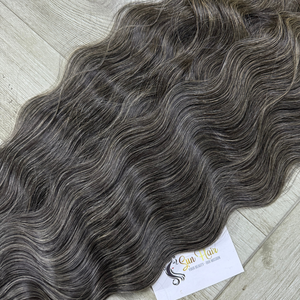 Extensiones de Cabello Humano Vietnamita de la Marca Sun Hair Company, Cabello Virgen con Cutícula Completa, Ondulado Natural, Color Gris Sal y Pimienta - Product Image 1