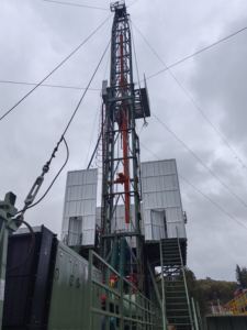 Hoge Prestaties En Hoge Kwaliteit Olieveld Zj150 Zj250 Zj350 Zj450 Zj550 Oliebron Vrachtwagen Gemonteerd Booreiland Workover <span class=keywords><strong>Rig</strong></span> - Product Image 4