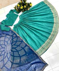 Exclusivo trabajo de secuencia de bordado de seda de rayón banarasi lehenga choli con dupatta mejor precio Ropa Étnica mujeres indias tienda de ropa - Product Image 2