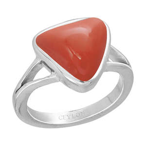 Anillo de Coral Moonga Italiano Certificado, Gema Triangular Natural para Uso Diario con Tecnología de Incrustación en Bisel - Product Image 1