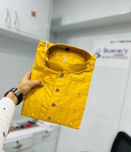 ชุดคุर्ตาผ้าฝ้ายเนื้อหนาสำหรับผู้ชาย ออกแบบโดยดีไซเนอร์ เหมาะสำหรับงานแต่งงาน งานเฉลิมฉลอง สีสันสดใส ประดับด้วยงานกระจก พร้อมกระเป๋าข้างสองข้าง ผ้าเนื้อดี - Product Image 5