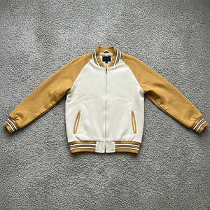 แจ็คเก็ตแฟชั่นบุผ้าควิลท์ ปักลายเชนิลล์แบบกำหนดเอง สไตล์เลตเตอร์แมน แจ็คเก็ตเบสบอลบอมเบอร์กันลมสำหรับผู้ชาย แจ็คเก็ตวาร์ซิตี้ผ้าขนสัตว์ - Product Image 1