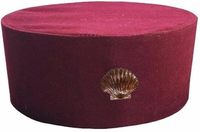 Casquette de Maçonnerie Couronne en Tissu Noir avec Tresse, Service OEM, Broderie Personnalisée en Feutre/Velours, Chapeaux de Régalia Maçonniques