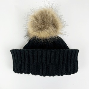 Bonnet à pompon de couleur personnalisée de haute qualité, fourrure de couleur unie en gros à la mode - Product Image 6