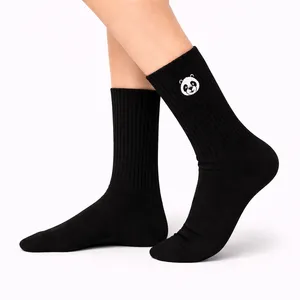 Chaussettes de sport en coton 100% de haute qualité, brodées avec un motif panda, respirantes, anti-transpiration, imprimées numériquement par sublimation - Product Image 2