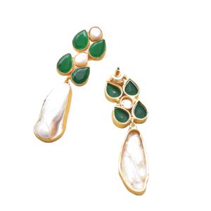 Pendientes de Latón Natural con Perlas Premium, Diseño de Piedra Natural en Bruto, Textura Mate de Latón, Estilo Moderno, Premium B2B - Product Image 2