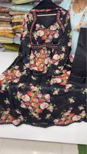 Belle coupe Naira Long Kurti-Bottom avec Dupatta avec impression de fleurs numériques fantaisie avec broderie et paillettes - Product Image 4