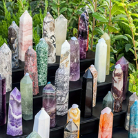 Vente en gros de tours de cristal naturelles aléatoires en obsidienne et fluorite verte pour les célébrations des fêtes