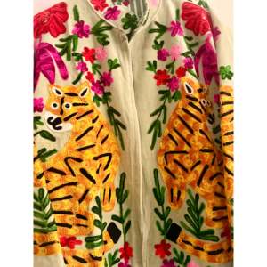 Vestes Sujani brodées à la main avec un motif de tigre, col mandarin, en coton léger, manches longues, style bohème, manteau pour femmes, motif animal - Product Image 2