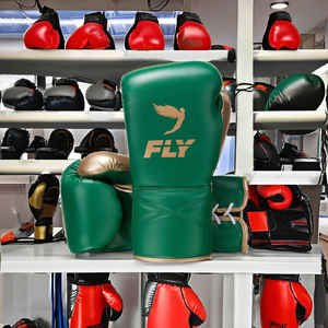 ถุงมือชกมวยหนังแท้/หนังเทียมคุณภาพสูง ออกแบบสีและโลโก้ได้ตามต้องการ สำหรับผู้ใหญ่ มีหลายขนาดสำหรับการฝึกซ้อม - Product Image 1